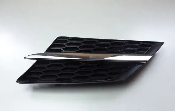 Toyota RAV 4 (XA40) Front grill 5310642010