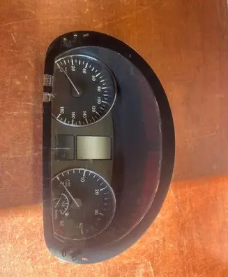 Speedometer (instrument cluster)