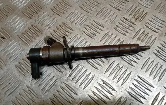 Fuel injector