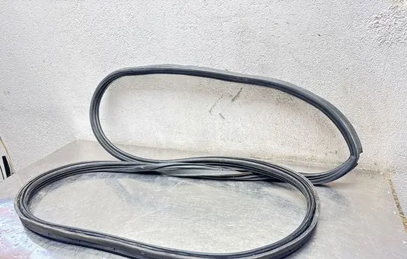 Ford Edge II Trunk rubber seal (body) 