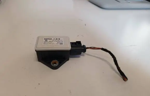 Audi A4 S4 B8 8K ESP acceleration yaw rate sensor 8K0907637C 7041952 0265005738