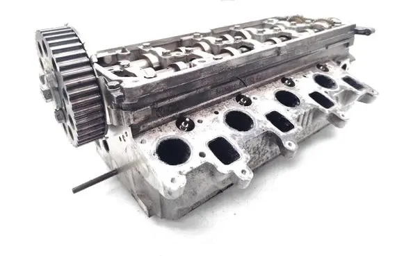 Volkswagen Touran II Engine head 03L103373A 03L103286A
