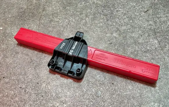 Audi A3 8Y Emergency warning sign 8T0860251