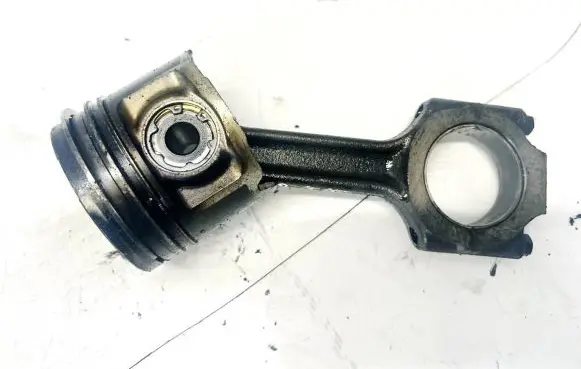 Fiat Croma Piston with connecting rod