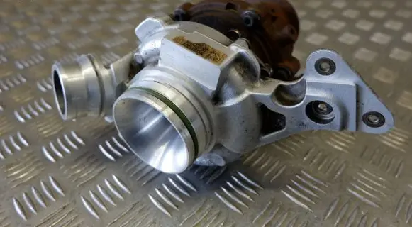 BMW 5 G30 G31 Turbo 8579212