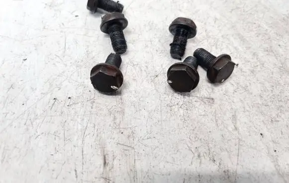 Skoda Praktik (5J8) Nuts/bolts 