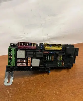 Mercedes-Benz E W212 Fuse box set 2129009622 D290