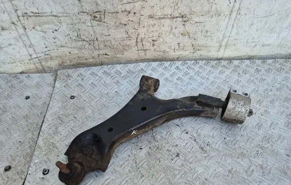 Chevrolet Captiva Front lower control arm/wishbone 96819161