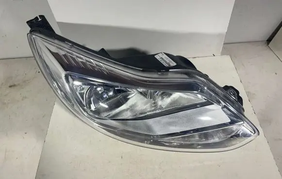 Ford Focus Headlight/headlamp BM5113W029AK