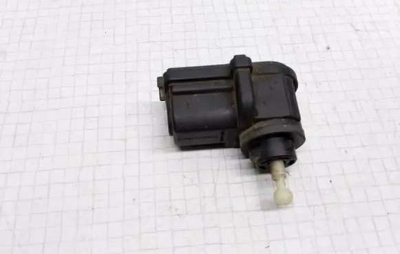 Ford Focus Headlight level adjustment motor XS4X13K198AB