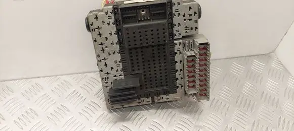 Volvo S80 Fuse module 9494343 9494509