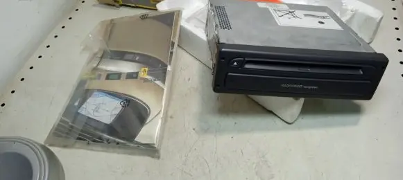 Renault Espace - Grand espace IV Navigation unit CD/DVD player RNNR0460075972 8200339751