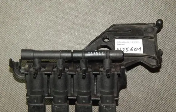 Audi A8 S8 D4 4H Sensor 06E133520L