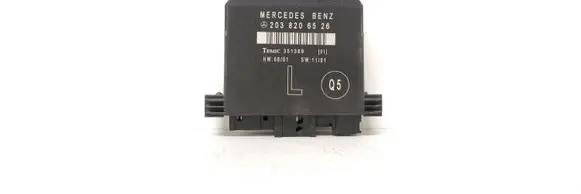 Mercedes-Benz C W203 Door control unit/module 2038206526 351369