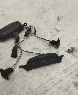 Steering wheel buttons/switches