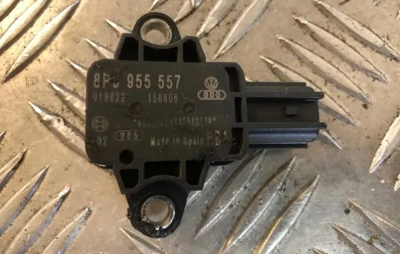 Audi A4 S4 B7 8E 8H Airbag deployment crash/impact sensor 8P0955557 150806 019822