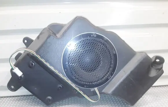 Dodge Caliber Subwoofer speaker 04672324AC
