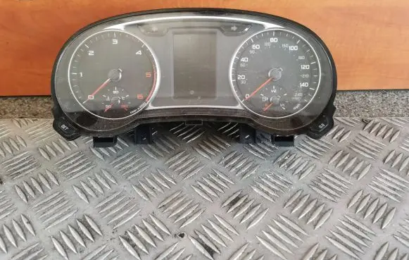 Audi A1 Speedometer (instrument cluster) 8X0920980H
