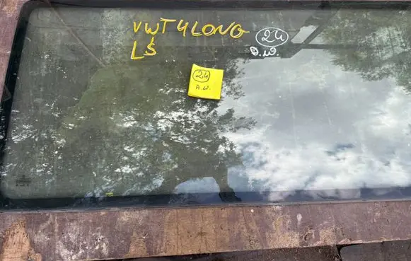 Volkswagen Transporter - Caravelle T4 Rear door window glass 43R001026
