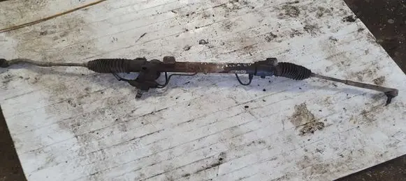 Toyota Corolla Verso E121 Steering rack 03ZE00