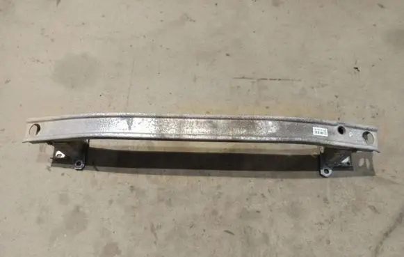 Renault Clio III Front bumper cross member