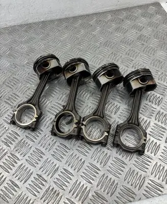Volkswagen PASSAT B7 Piston 76P31