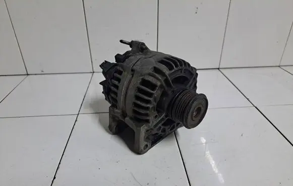 Renault Megane II Generator/alternator 0124425029 8200360480