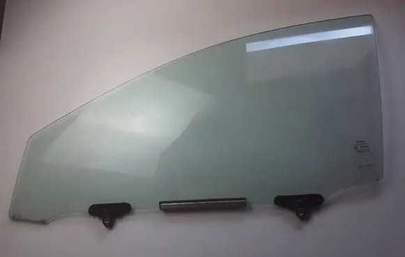 Toyota Auris E180 Front door window glass four-door 6810202360