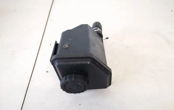 Chrysler 300 - 300C Power steering fluid tank/reservoir