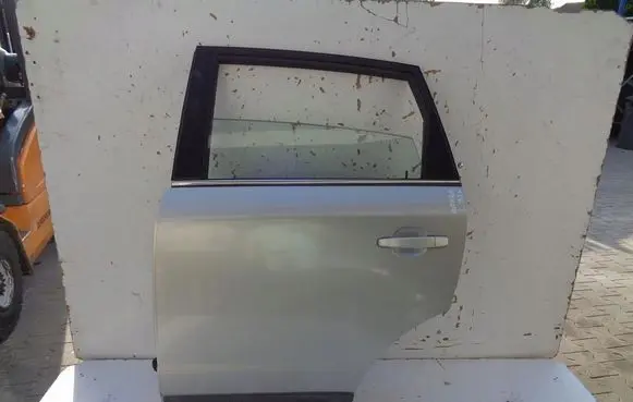 Opel Antara Rear door 