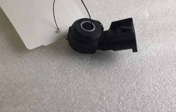 Chevrolet Camaro Detonation knock sensor 12623095 1826