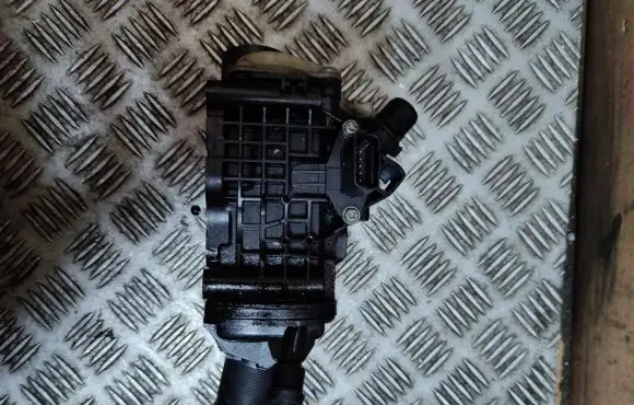 Thermostat/thermostat housing