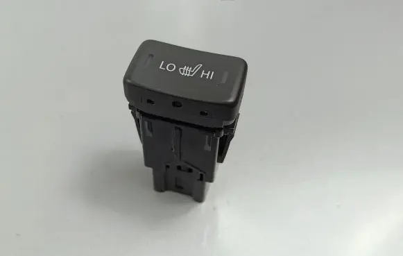 Suzuki SX4 S-Cross Seat heating switch