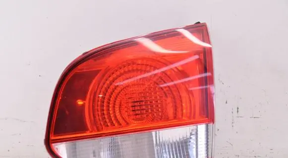 Tailgate rear/tail lights