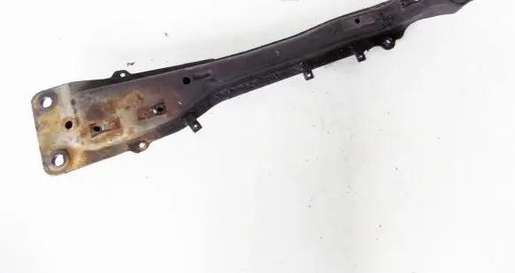 Nissan Primera Engine mounting bracket
