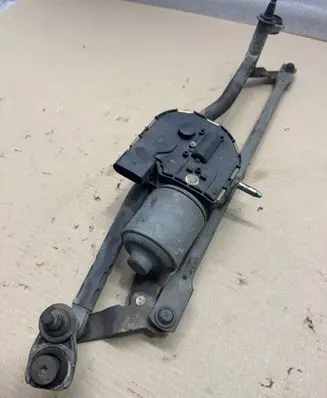 Audi A3 S3 A3 Sportback 8P Front wiper linkage and motor 3397021009 0390241995