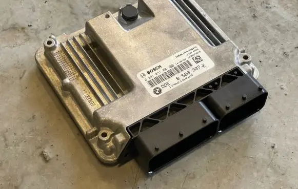 BMW X1 E84 Engine control unit/module 8580307 1039S70928 170218423