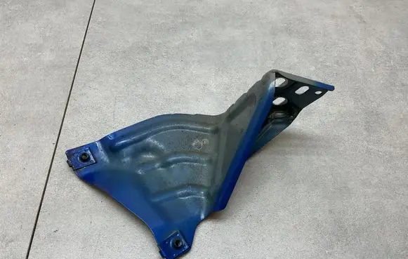 Opel Mokka Fender mounting bracket 95244755