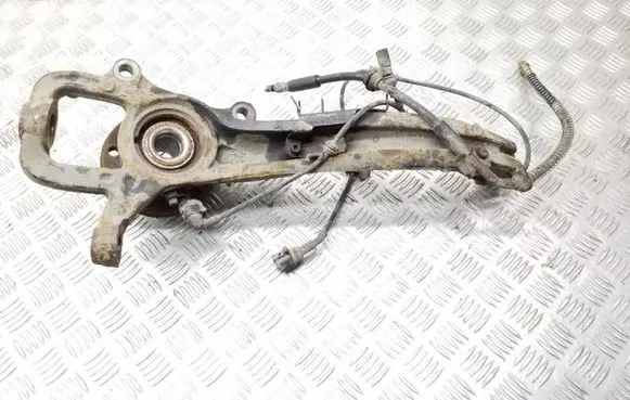 Volkswagen Touareg I Front wheel hub spindle knuckle 7L6407258A