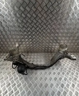 Audi Q7 4L Engine mounting bracket 7L8199207A