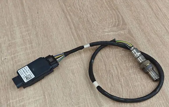 Audi Q3 F3 Lambda probe sensor 04L907805FF