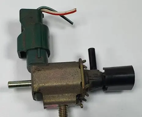 Mazda 323 F Valve vacuum K5T46590