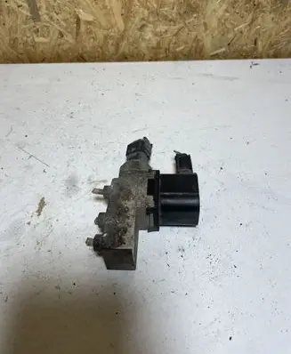 Mercedes-Benz E W211 Air suspension valve block A2113200158 2113200158