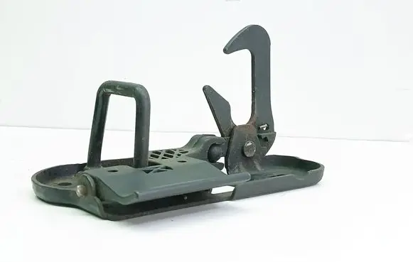 BMW 3 E46 Engine bonnet/hood lock/catch 1T0823480A