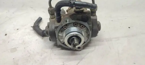 Toyota Avensis T250 Fuel injection high pressure pump 221000R020