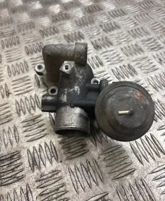Toyota Yaris Throttle body valve 33010