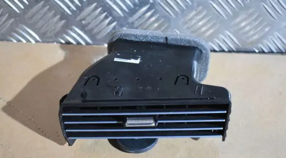 Mercedes-Benz GLE W167 Dash center air vent grill A1678304002555
