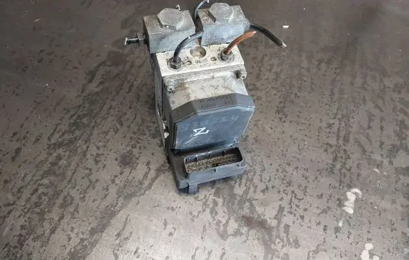 Audi A4 S4 B5 8D ABS Pump 8E0614111R 0273004135