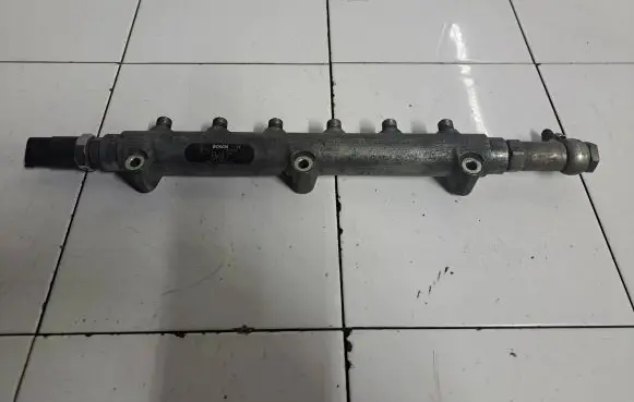 Volvo S80 Fuel main line pipe 8658252 002910