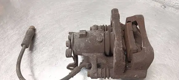 Opel Insignia A Rear brake caliper
